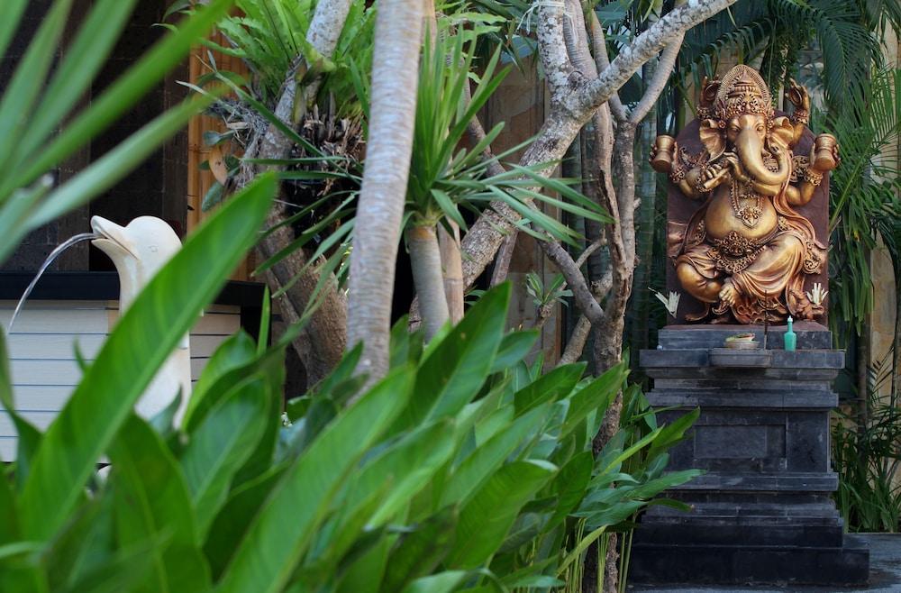 Lotus Tirta Seminyak Otel Dış mekan fotoğraf