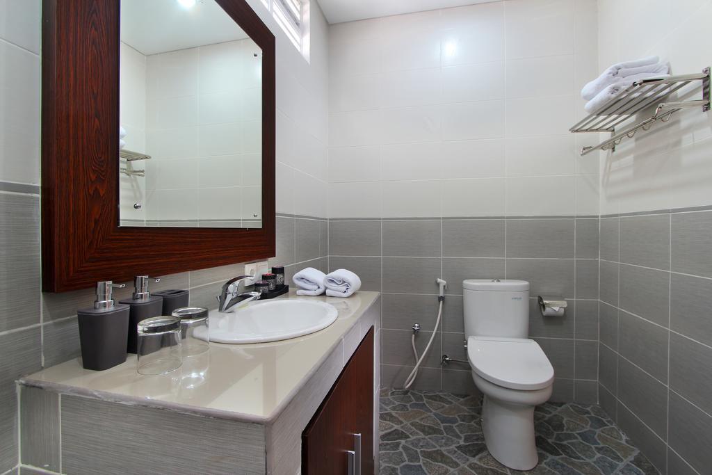Lotus Tirta Seminyak Otel Dış mekan fotoğraf