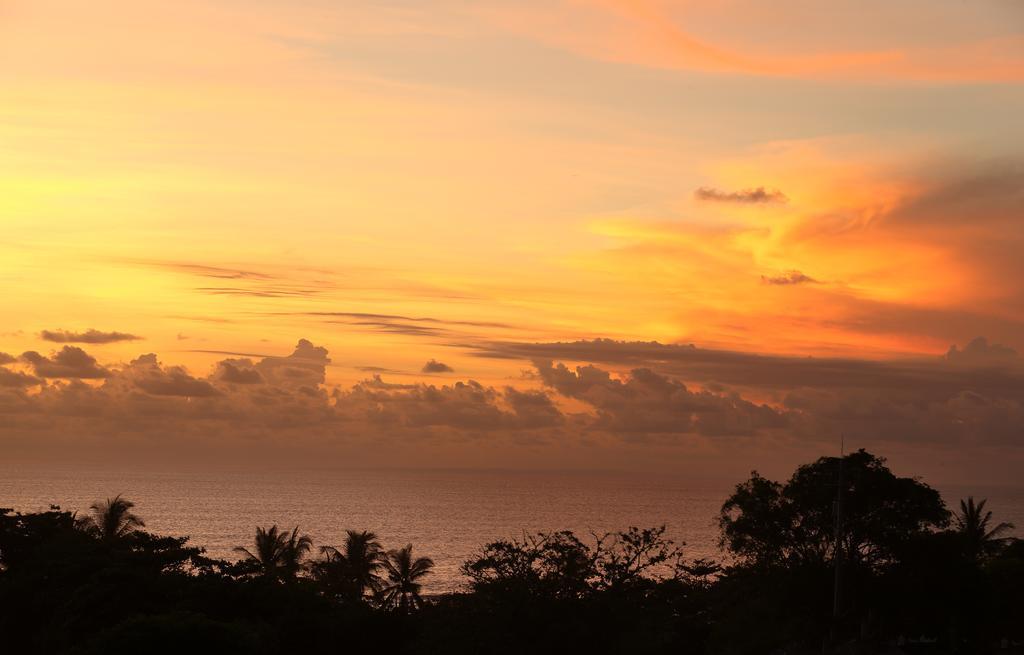 Lotus Tirta Seminyak Otel Dış mekan fotoğraf
