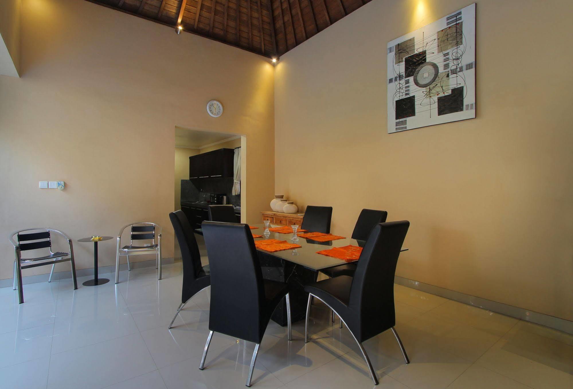Lotus Tirta Seminyak Otel Dış mekan fotoğraf