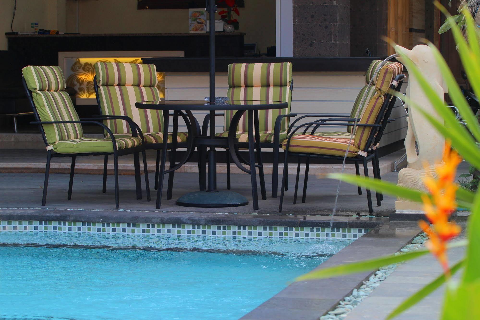 Lotus Tirta Seminyak Otel Dış mekan fotoğraf