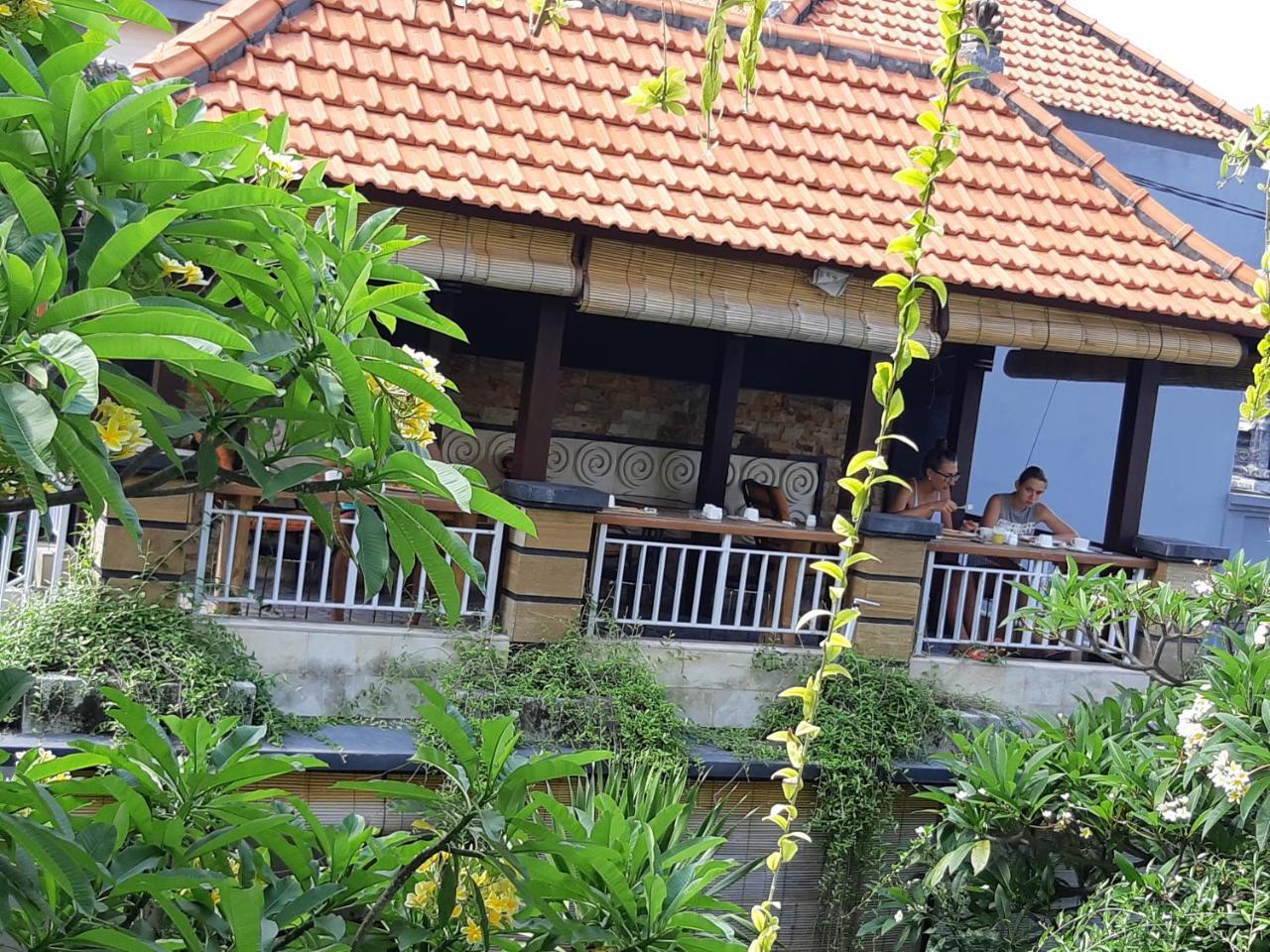 Lotus Tirta Seminyak Otel Dış mekan fotoğraf